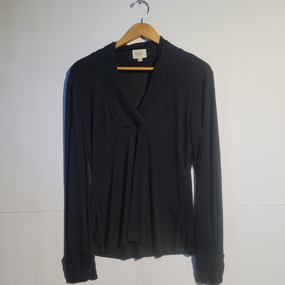 ECI Tops - ECI Black V-Neck Long Sleeve Blouse